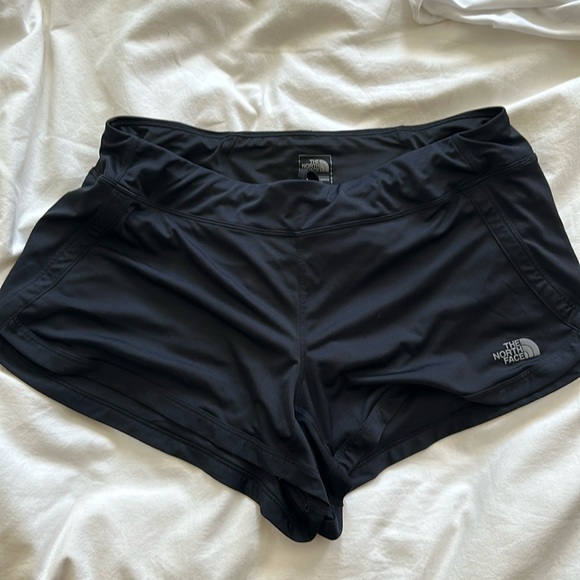North Face Women’s shorts large - Picture 2 of 6